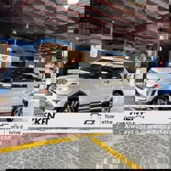 Used 2017 Ford Explorer Limited image 1