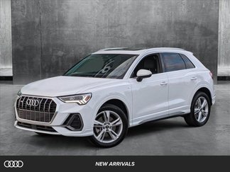 Certified 2024 Audi Q3 2.0T Premium image 1