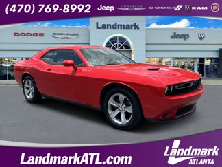 Used 2016 Dodge Challenger SXT image 1