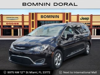 Used 2017 Chrysler Pacifica Touring-L Plus image 1