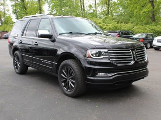 Used 2017 Lincoln Navigator Select image 1