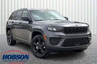 New 2025 Jeep Grand Cherokee Laredo image 1