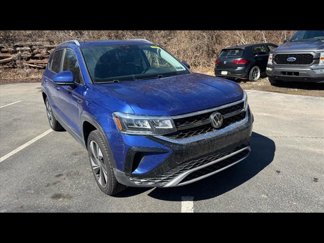 New 2024 Volkswagen Taos SE image 1