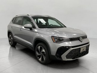 New 2025 Volkswagen Taos SE image 1