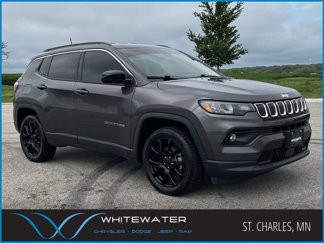 Used 2022 Jeep Compass Latitude image 1