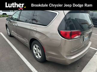 Used 2017 Chrysler Pacifica Premium image 1