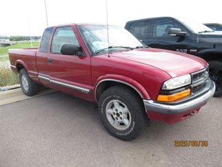 Used 2000 Chevrolet S10 Pickup LS w/ Preferred Equipment Group image 1