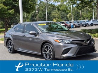 Used 2018 Toyota Camry SE image 1
