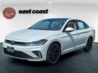 New 2025 Volkswagen Jetta SE image 1