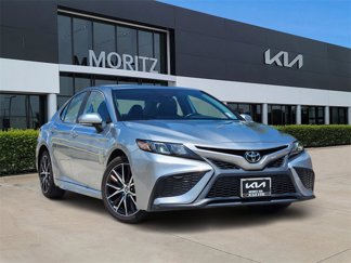 Used 2023 Toyota Camry SE image 1