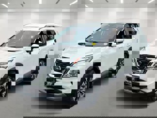 Used 2021 Nissan Rogue SV image 1
