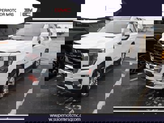 Used 2023 GMC Yukon SLT image 1
