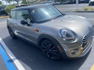 Used 2019 MINI Cooper 2-Door Hardtop image 1