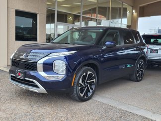 Used 2023 Mitsubishi Outlander SE image 1
