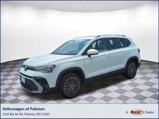 New 2025 Volkswagen Taos SE image 1