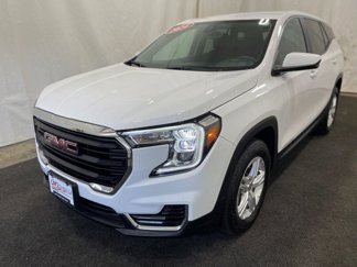 Used 2024 GMC Terrain SLE image 1