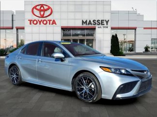 Used 2021 Toyota Camry SE image 1