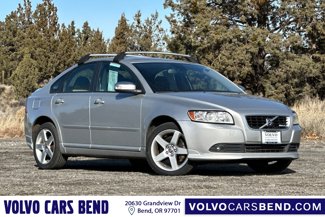 Used 2010 Volvo S40 T5 R-Design image 1