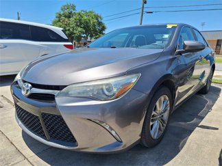 Used 2016 Toyota Camry SE image 1