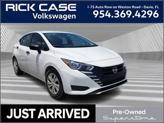 Used 2023 Nissan Versa S w/ Trunk Package image 1