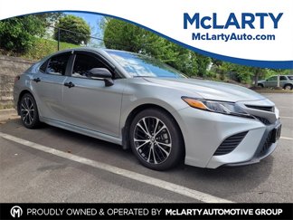 Used 2018 Toyota Camry SE w/ Convenience Package image 1