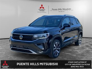 Used 2024 Volkswagen Taos SE image 1