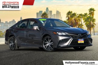 Used 2022 Toyota Camry SE image 1