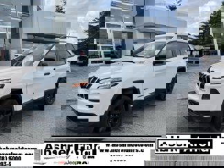 Used 2017 Jeep Cherokee Sport w/ Cold Weather Group image 1
