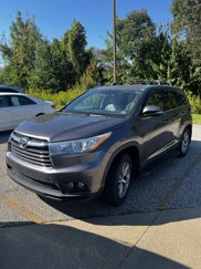 Used 2015 Toyota Highlander XLE image 1