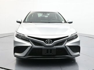 Used 2021 Toyota Camry SE video 2