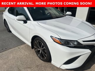 Certified 2018 Toyota Camry SE w/ Convenience Package image 1