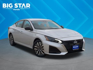 Used 2024 Nissan Altima 2.5 SV image 1