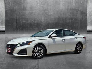 Used 2023 Nissan Altima 2.5 SV image 1