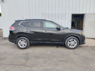 Used 2014 Nissan Rogue SV image 1