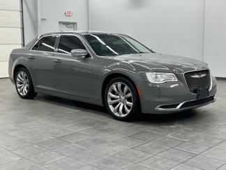 Used 2018 Chrysler 300 Touring w/ Chrome Appearance Package image 1