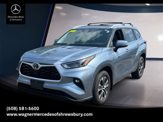 Used 2022 Toyota Highlander XLE image 1
