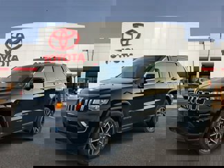 Used 2019 Jeep Grand Cherokee Laredo w/ Laredo X Package image 1