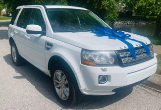 Used 2013 Land Rover LR2 HSE image 1