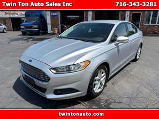 Used 2015 Ford Fusion SE image 1