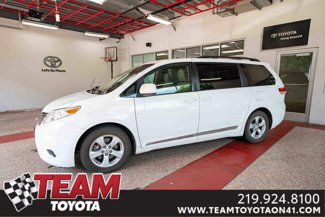 Used 2012 Toyota Sienna LE image 1