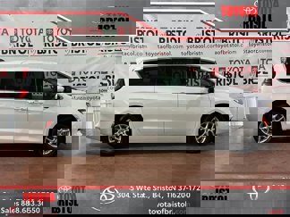 Used 2022 Chrysler Voyager LX image 1