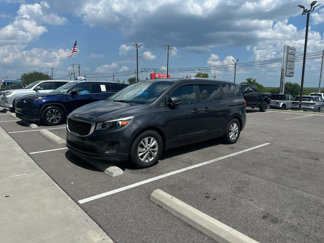Used 2017 Kia Sedona LX w/ LX Essentials Premium Package image 1