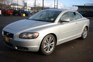 Used 2010 Volvo C70 T5 image 1