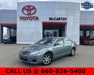 Used 2010 Toyota Camry LE image 1