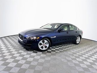 Used 2017 Jaguar XE image 1