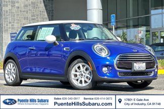 Used 2019 MINI Cooper 2-Door Hardtop w/ Premium Package image 1