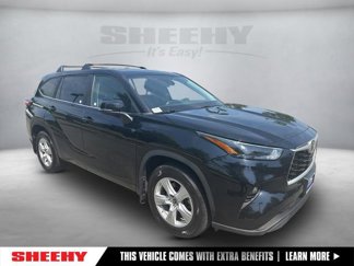 Used 2023 Toyota Highlander LE image 1