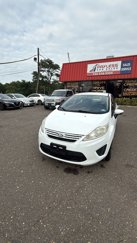 Used 2013 Ford Fiesta SE image 1