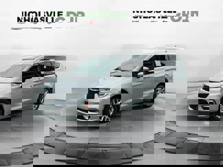 Used 2023 Chrysler Pacifica Touring-L image 1
