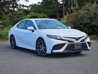 Used 2023 Toyota Camry SE image 1